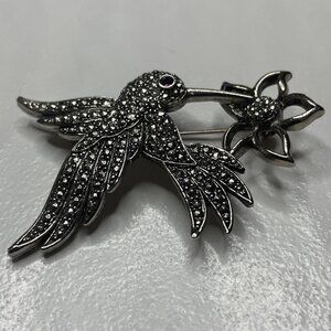 Avon Signed Hummingbird Silver‎ Marcasite Rhinestone Brooch Pin Vintage